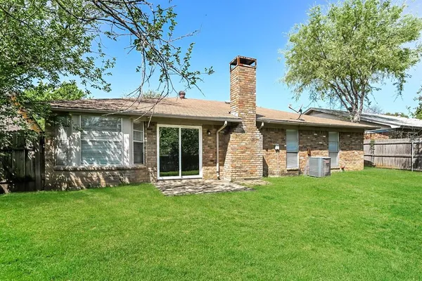 $1,895 | 7508 Evergreen Drive, Watauga, TX 76148