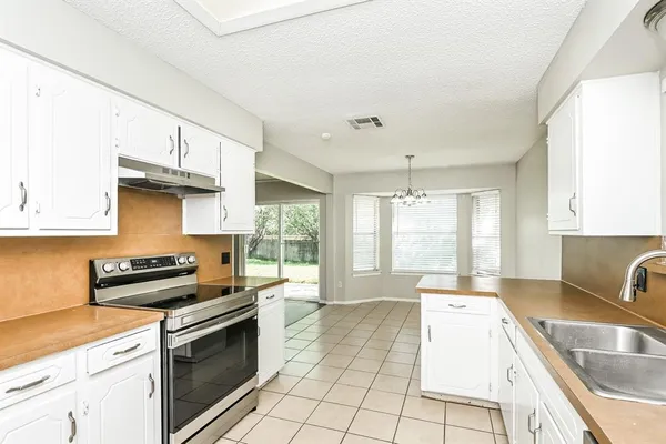 $1,895 | 7508 Evergreen Drive, Watauga, TX 76148