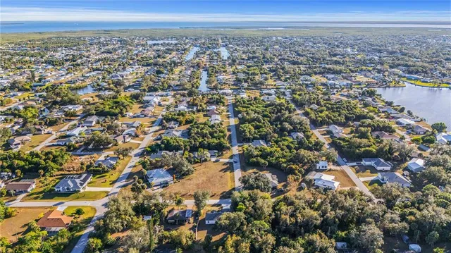 $270,000 | 18522 Robinson Avenue, Port Charlotte, FL 33948