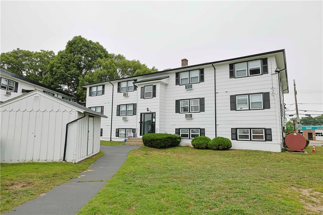 2575 Warwick Avenue, Unit 3 Warwick, RI 02889 - Photo 2 of 9