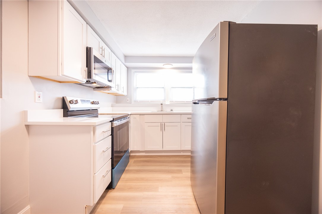 2575 Warwick Avenue, Unit 3 Warwick, RI 02889 - Photo 3 of 9