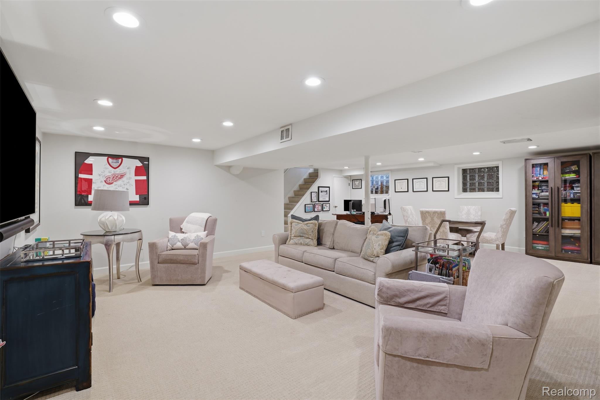6998 Meadowlake Road Bloomfield Hills, MI 48301 - Photo 29 of 49 28_6998 meadowlake rd-28.jpg