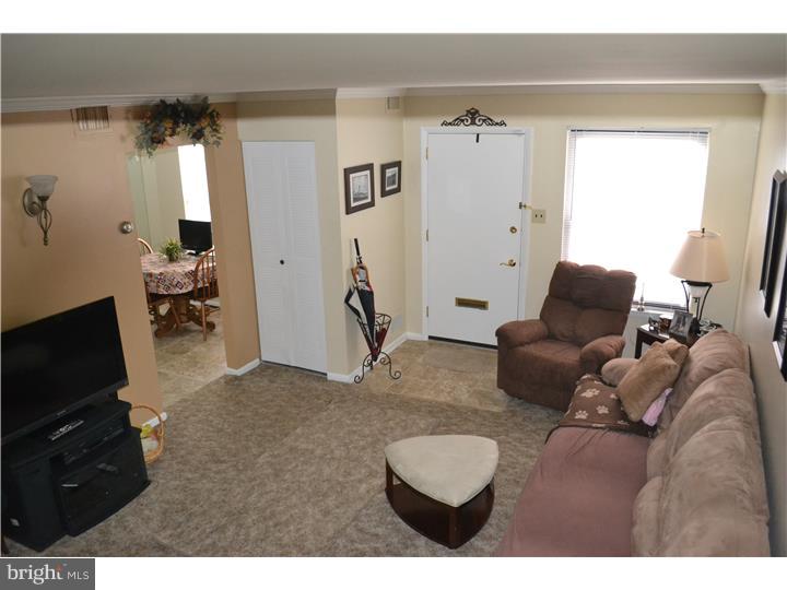 7015 Ridge Avenue, Unit 22 Philadelphia, PA 19128 - Photo 3 of 11 Living Room
