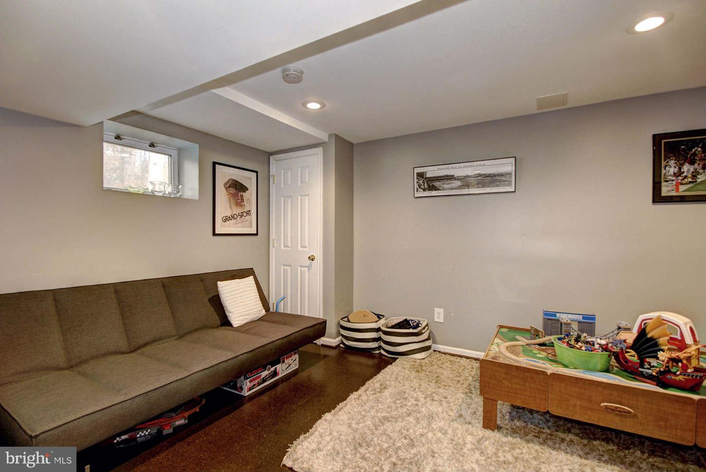 7204 Homestead Place Springfield, VA 22151 - Photo 15 of 25 Interior (General)