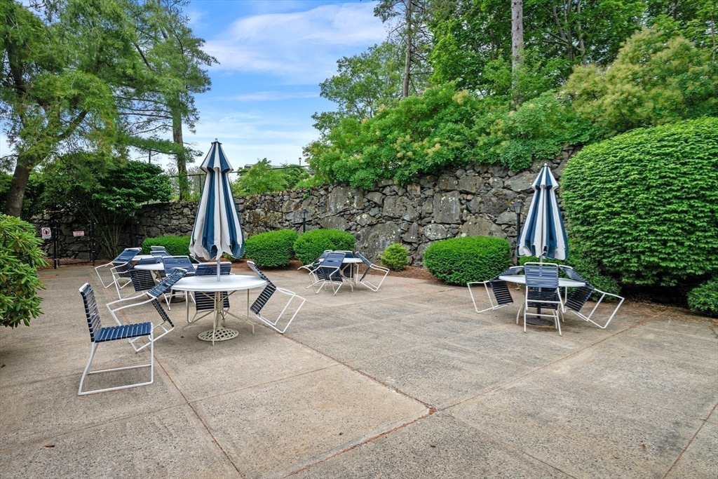 402 Paradise Road, Unit U: 3Q Swampscott, MA 01907 - Photo 35 of 36