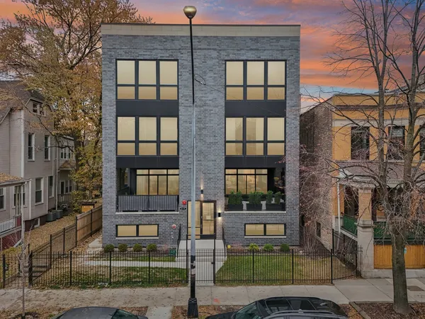 $7,000 | 4119 North Ashland Avenue, Unit 3N, Chicago, IL 60613