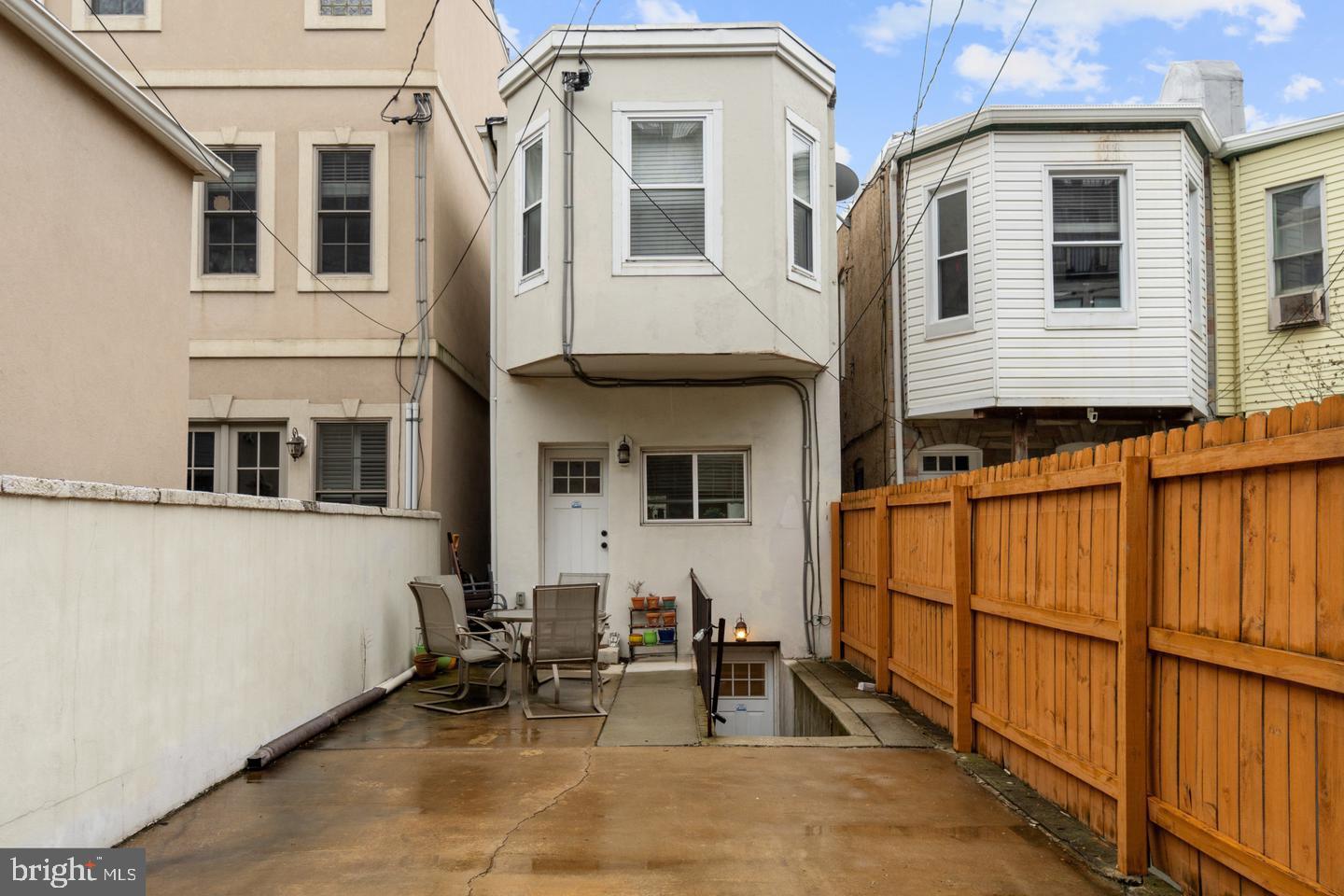 3416 Toone Street Baltimore, MD 21224 - Photo 15 of 18 a view of a house with sitting area