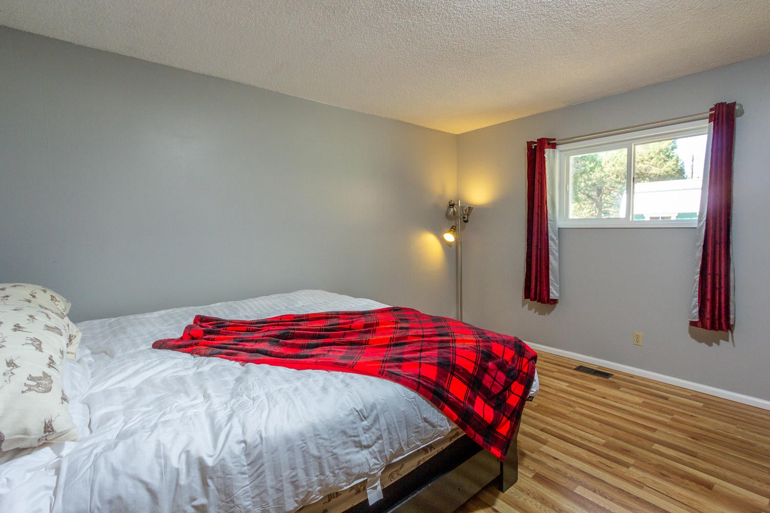 20388 Rae Road Bend, OR 97702 - Photo 27 of 30 Master bedroom from door view