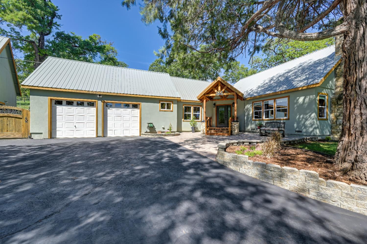 3240 Lone Star Mine Road Placerville, CA 95667 - Photo 10 of 59 a front view of a house with a yard