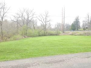 519 Moorefield Road Springfield, OH 45503 - Photo 24 of 24 Side Yard