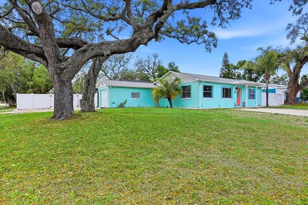 $599,999 | 712 South Glenwood Avenue, Clearwater, FL 33756