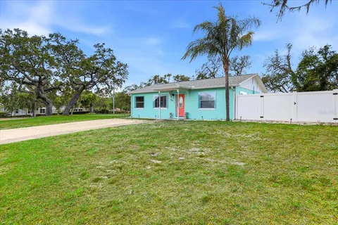 $587,999 | 712 South Glenwood Avenue, Clearwater, FL 33756
