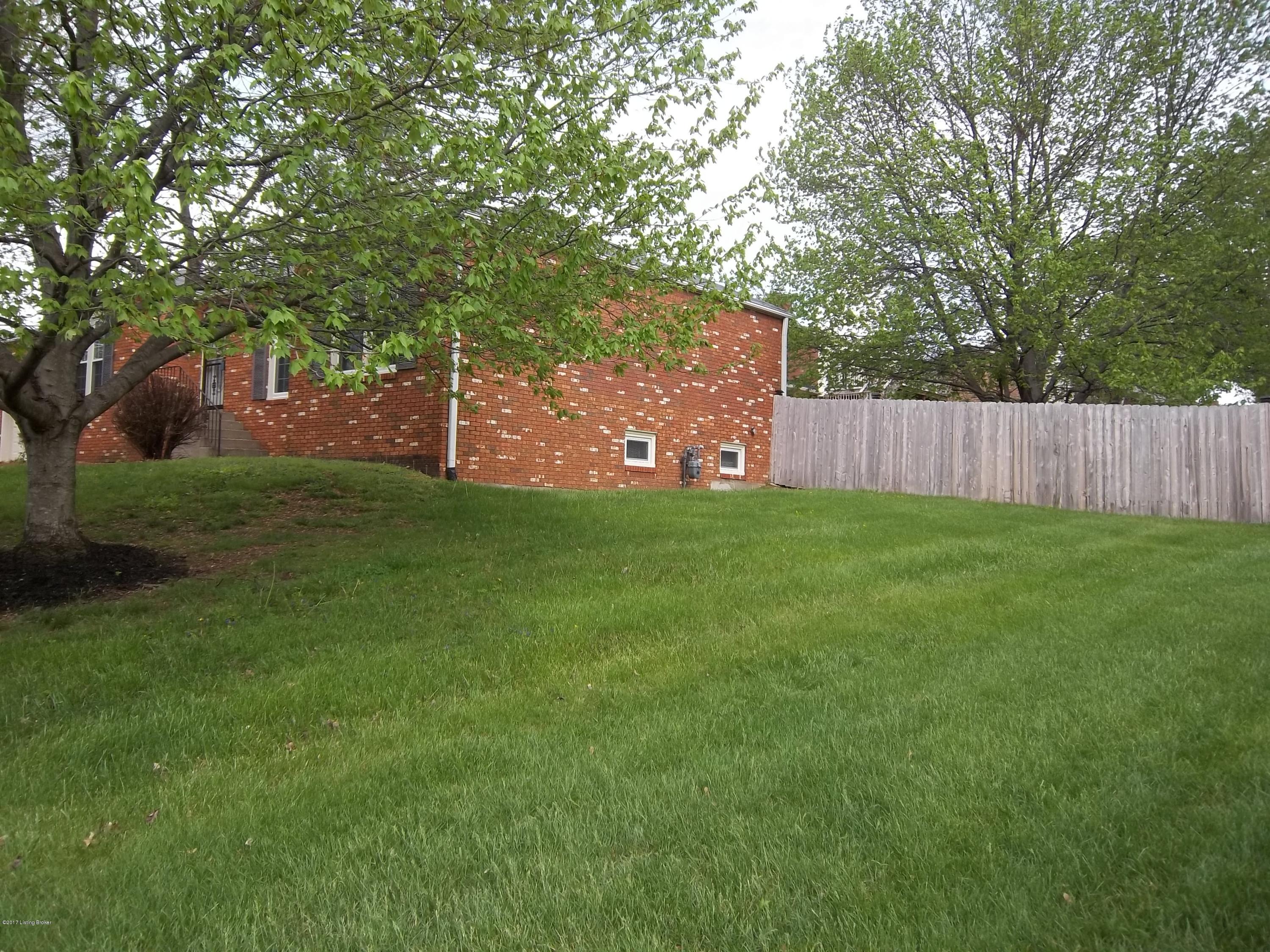 8901 Collingwood Road Louisville, KY 40299 - Photo 17 of 18 100_1313