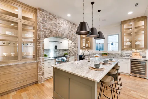 $2,069,900 | 304 54th Avenue North, Nashville, TN 37209