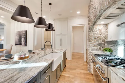 $2,069,900 | 304 54th Avenue North, Nashville, TN 37209