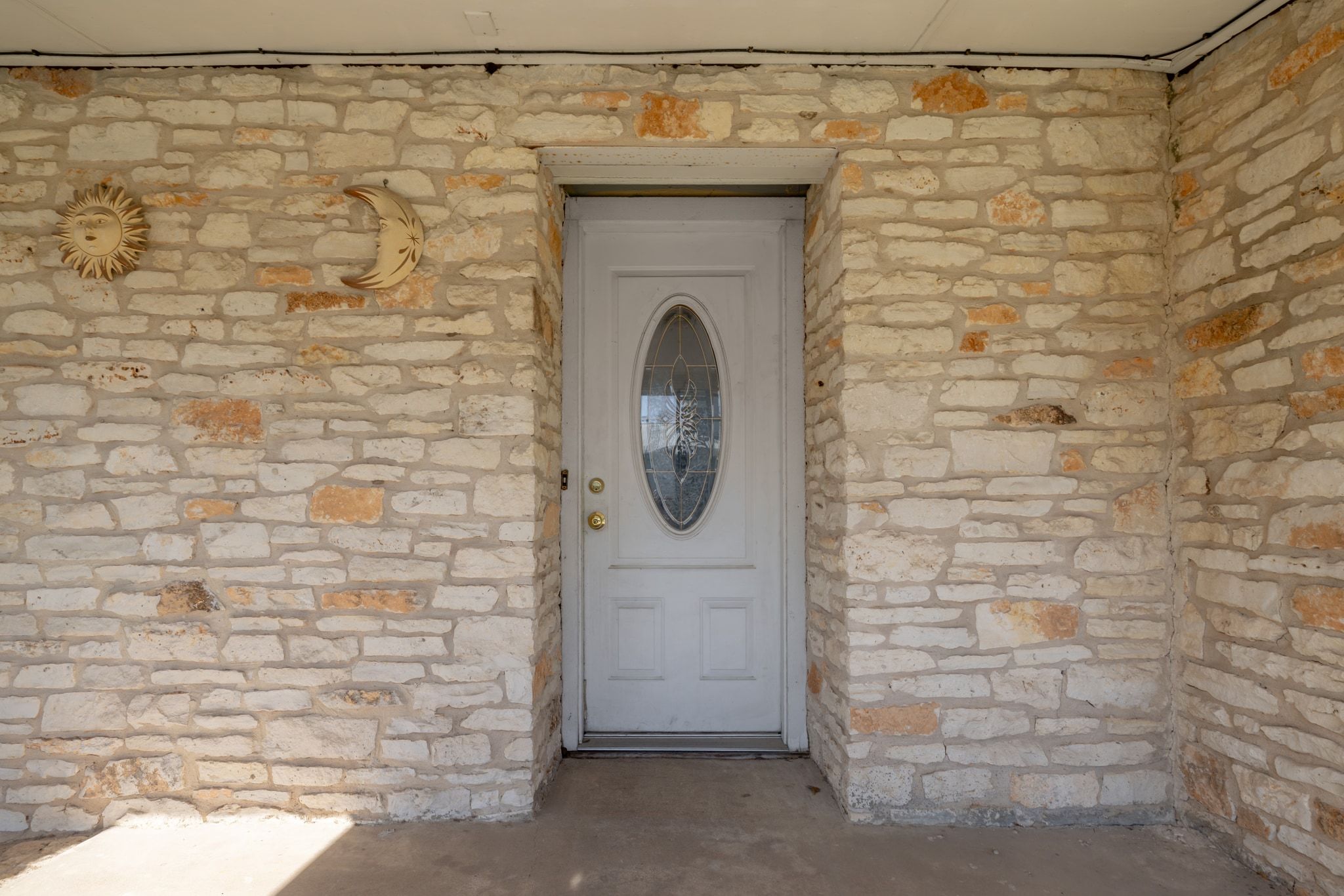 1114 Richardine Avenue Austin, TX 78721 - Photo 5 of 27 a close view of a door
