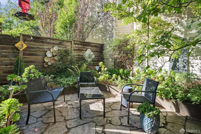 $1,200,000 | 584 Douglass Street, San Francisco, CA 94114