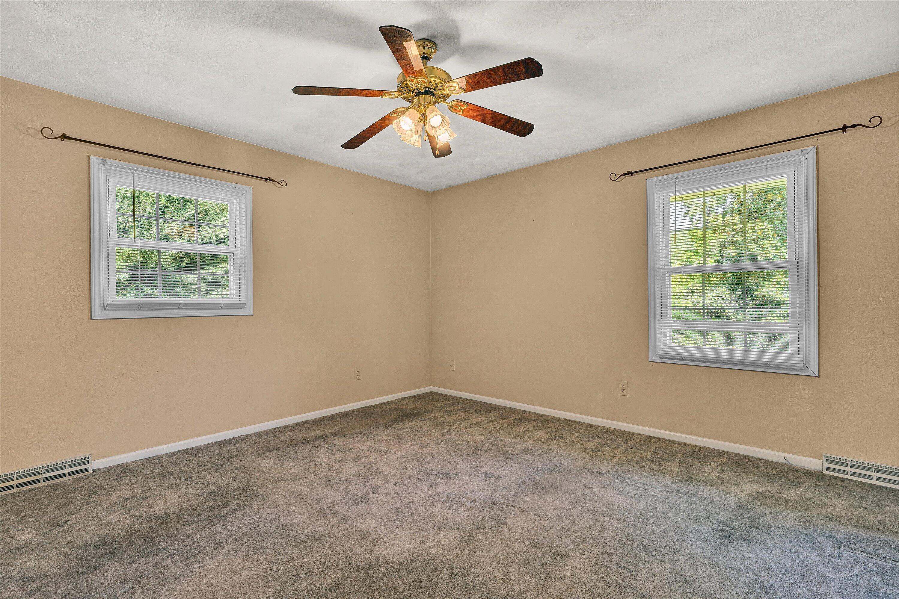 6244 North Barrens Road Roanoke, VA 24019 - Photo 23 of 40 23-SGP-08197