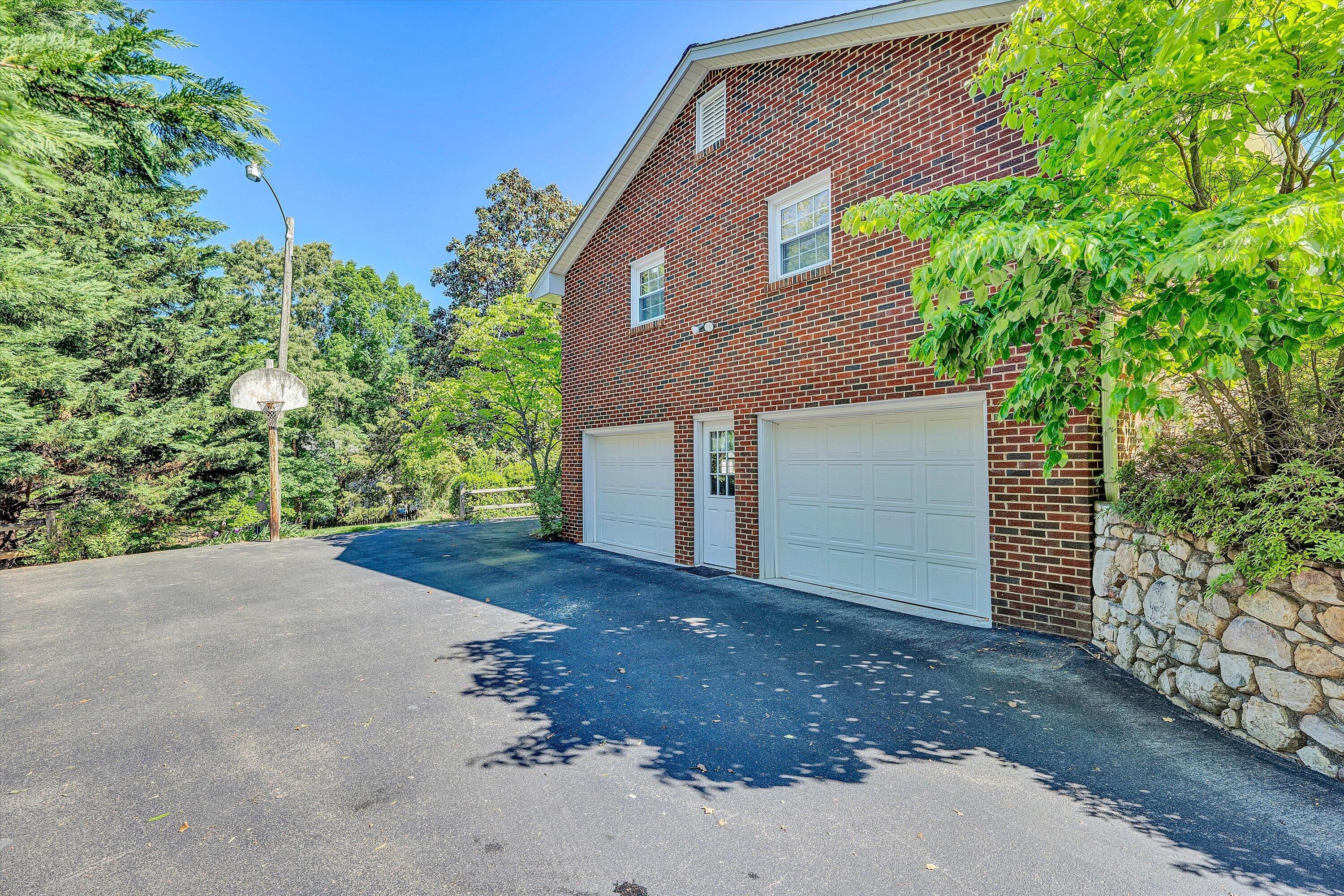 6244 North Barrens Road Roanoke, VA 24019 - Photo 33 of 40 34-SGP-08245