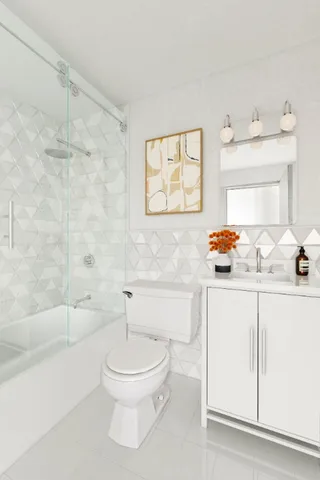 $525,000 | 180 Park Row, Unit 25E | Civic Center