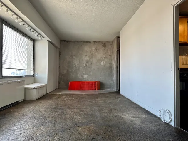 $525,000 | 180 Park Row, Unit 25E | Civic Center