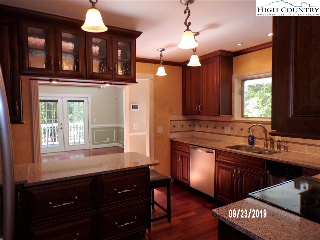 534 Herb Thomas Road Sugar Grove, NC 28679 - Photo 8 of 50 Gallery Image 8