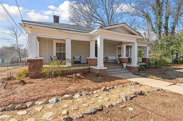 a view of a house with a outdoor space