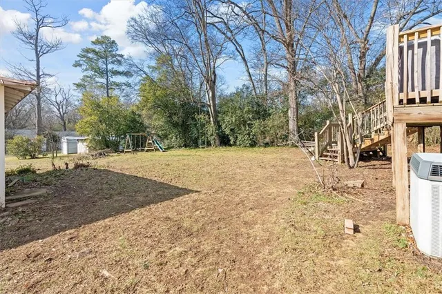 a view of backyard space