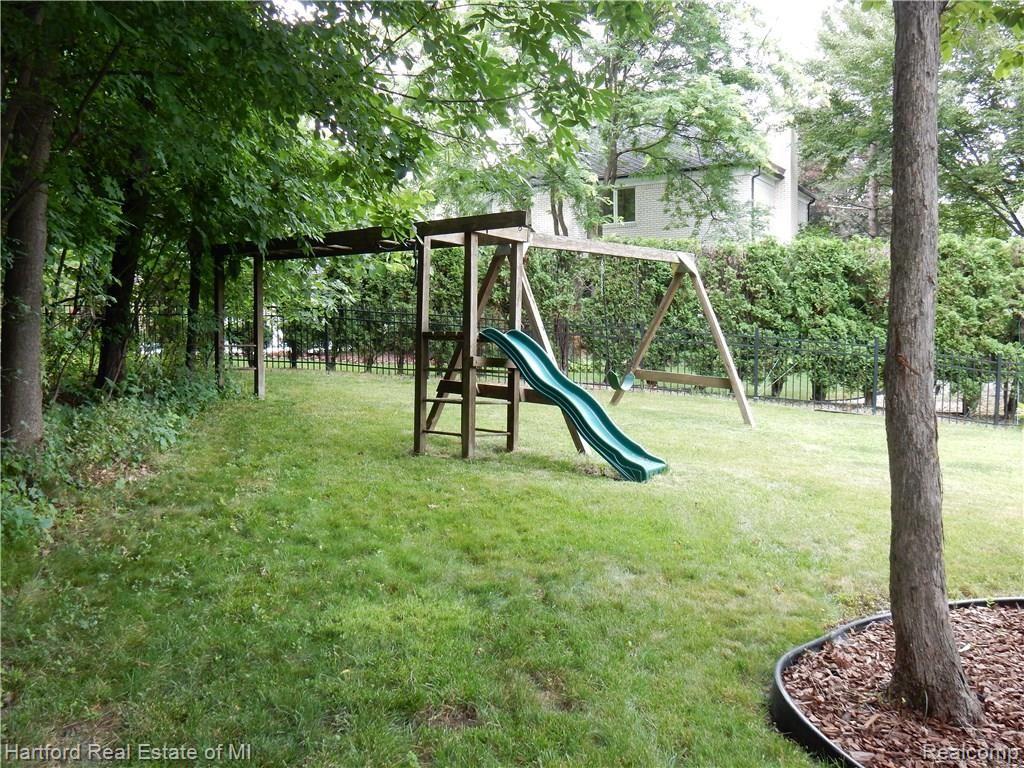 36768 Chesapeake Road Farmington Hills, MI 48335 - Photo 47 of 49