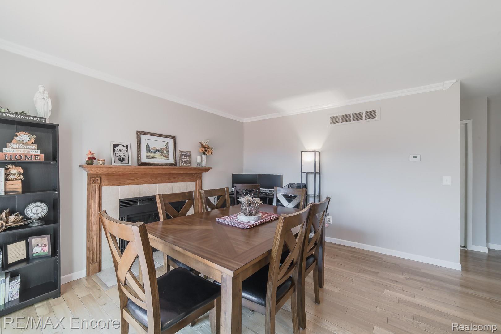 2025 Avonstoke Road Rochester, MI 48307 - Photo 10 of 47 2025 Avonstroke-15.jpg