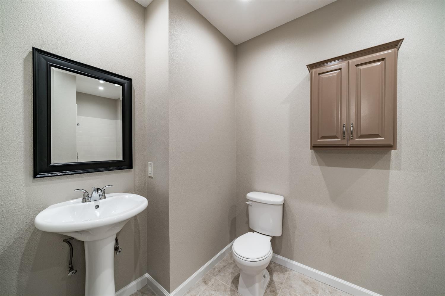 332 West North Avenue Reedley, CA 93654 - Photo 16 of 28 Gallery Image 16