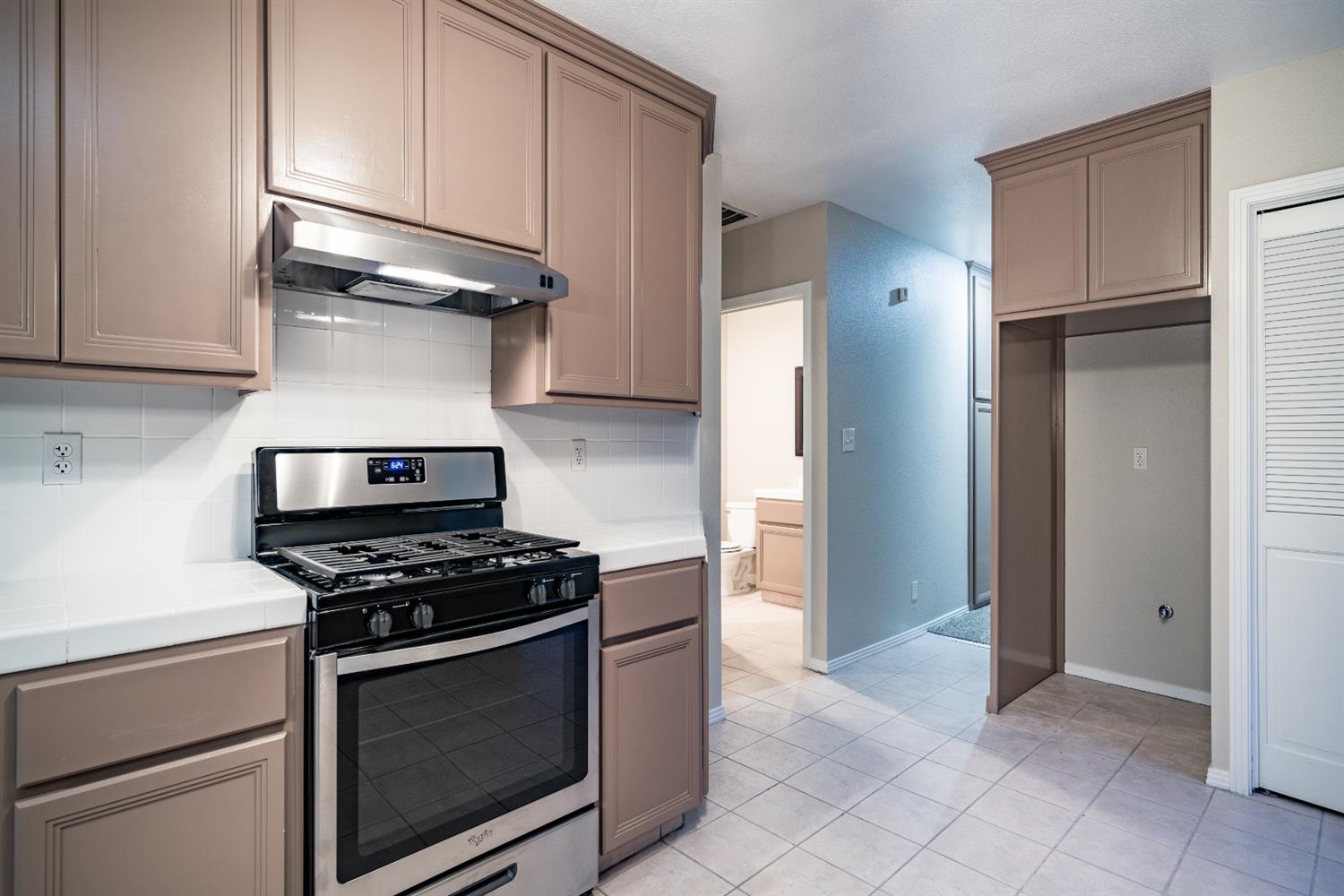 332 West North Avenue Reedley, CA 93654 - Photo 6 of 28 Gallery Image 6