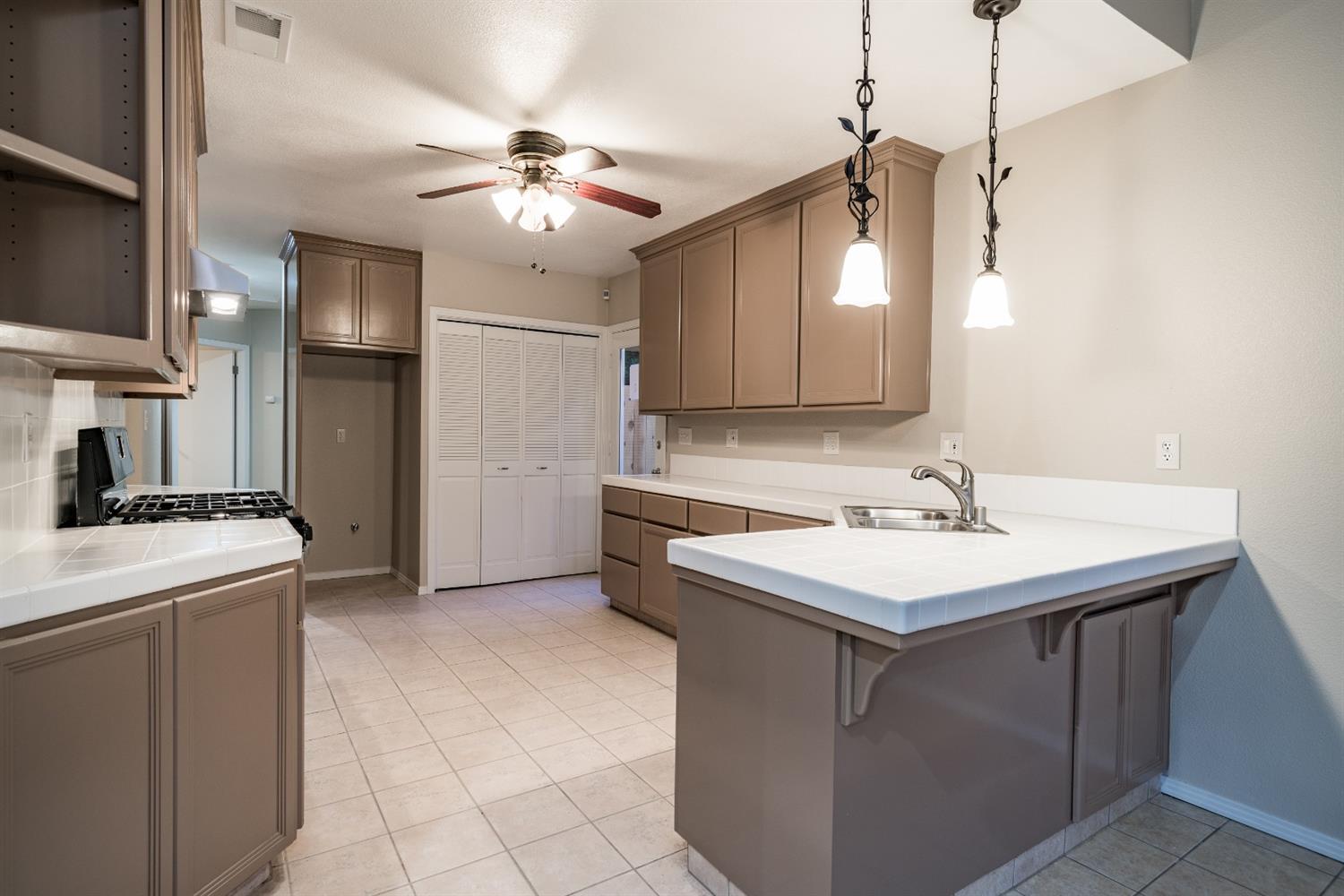 332 West North Avenue Reedley, CA 93654 - Photo 7 of 28 Gallery Image 7