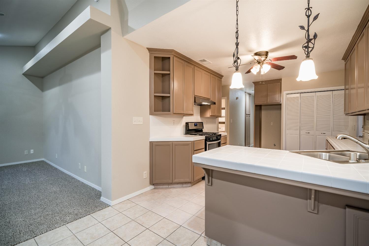 332 West North Avenue Reedley, CA 93654 - Photo 8 of 28 Gallery Image 8