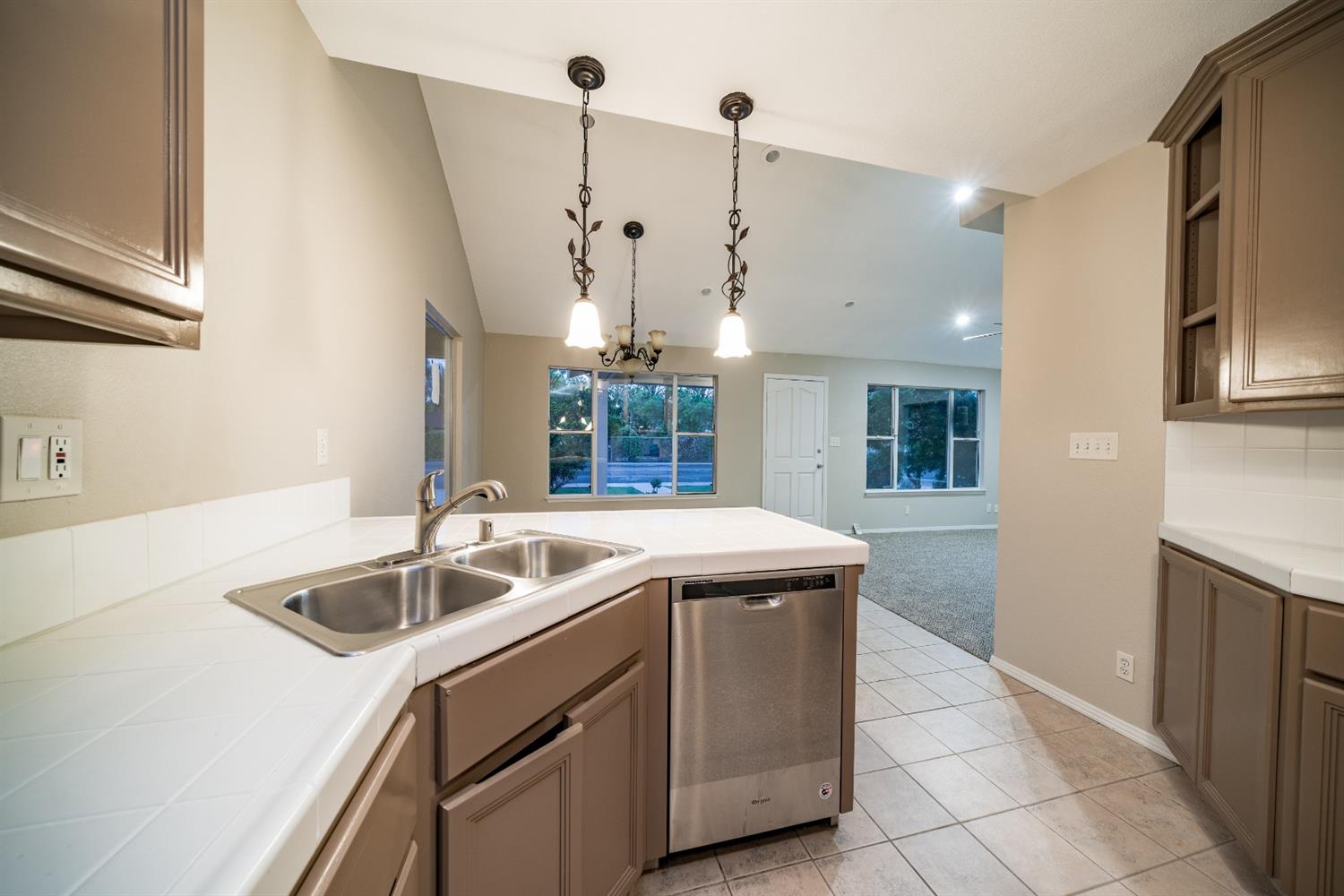 332 West North Avenue Reedley, CA 93654 - Photo 10 of 28 Gallery Image 10