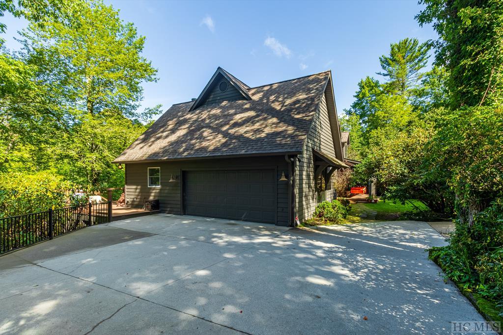 481 Hickory Hill Road Highlands, NC 28741 - Photo 2 of 65 Gallery Image 2