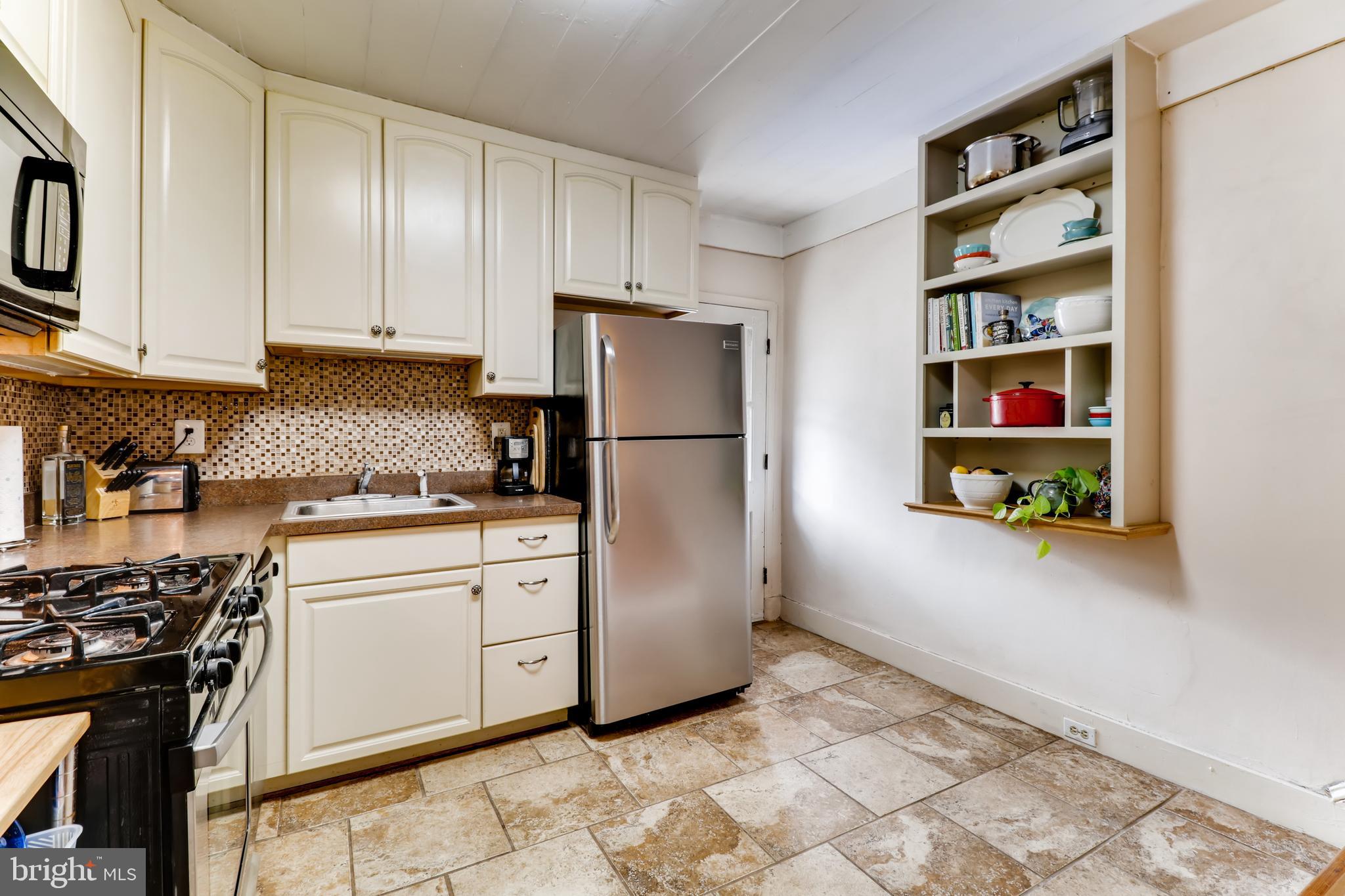3430 Roland Avenue Baltimore, MD 21211 - Photo 12 of 24 Gallery Image 12