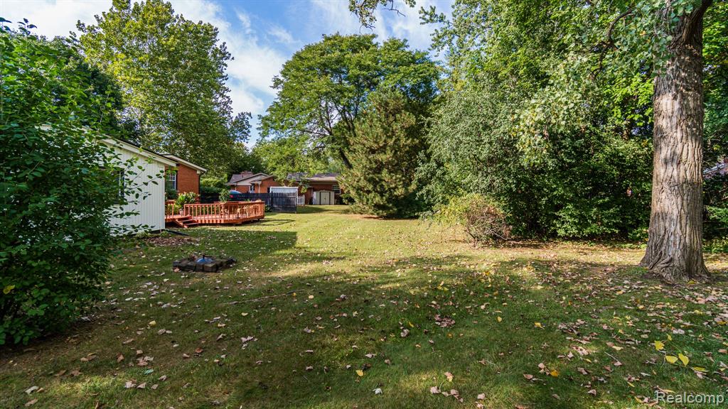 28012 Ridgebrook Road Farmington Hills, MI 48334 - Photo 37 of 43