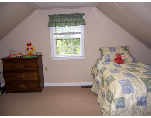 9 Stafford Road Danvers, MA 01923 - Photo 12 of 13 Gallery Image 12