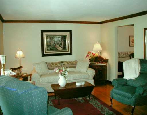 1625 Garvin Road Cranberry Township, PA 16066 - Photo 3 of 8 Living Room.