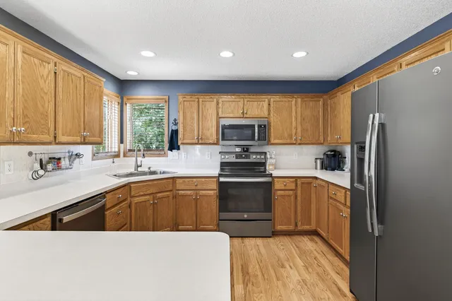 $3,500 | 4133 Sunset Trail North, Brooklyn Park, MN 55443