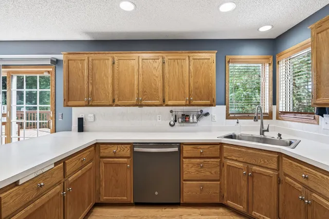 $3,500 | 4133 Sunset Trail North, Brooklyn Park, MN 55443