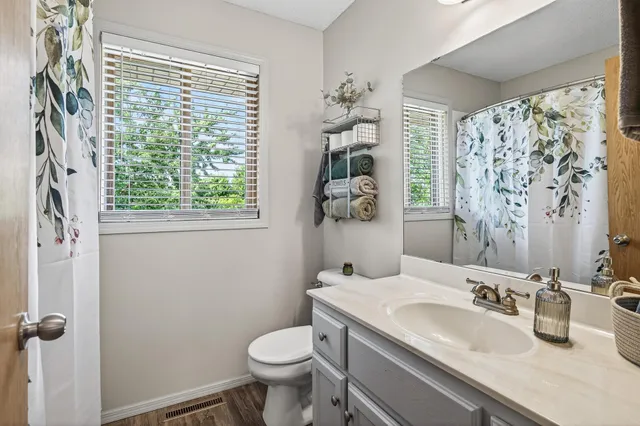 $3,500 | 4133 Sunset Trail North, Brooklyn Park, MN 55443