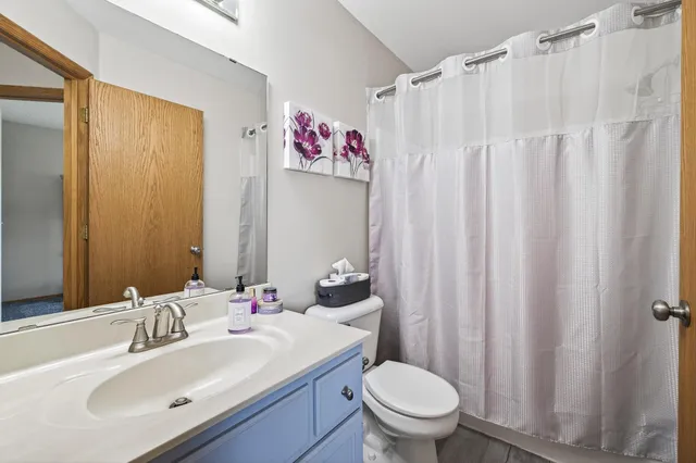 $3,500 | 4133 Sunset Trail North, Brooklyn Park, MN 55443