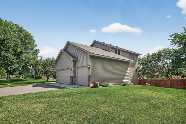 $3,500 | 4133 Sunset Trail North, Brooklyn Park, MN 55443