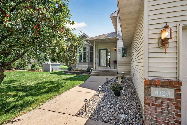 $3,500 | 4133 Sunset Trail North, Brooklyn Park, MN 55443