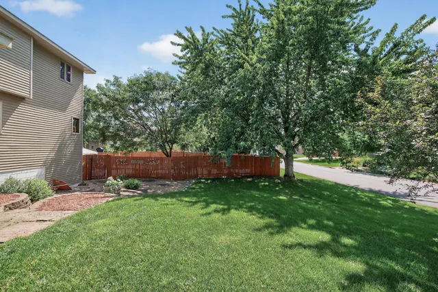 $3,500 | 4133 Sunset Trail North, Brooklyn Park, MN 55443