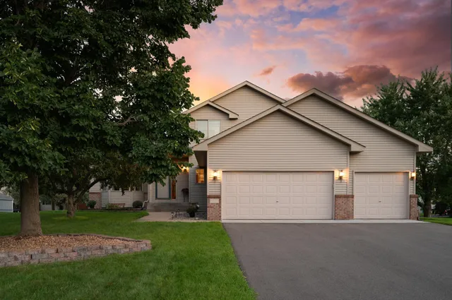 $3,500 | 4133 Sunset Trail North, Brooklyn Park, MN 55443