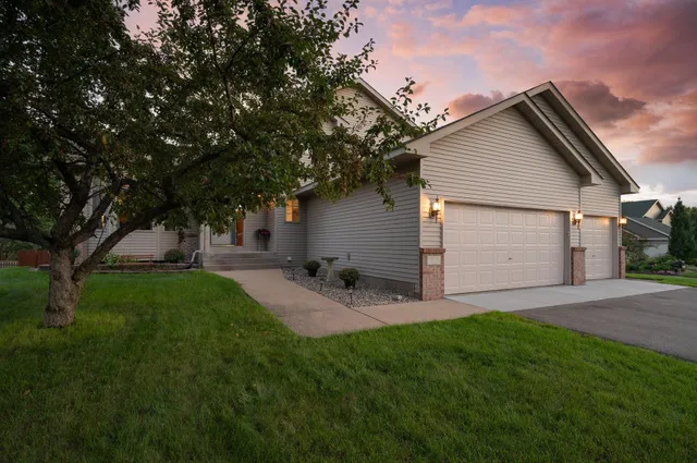 $3,500 | 4133 Sunset Trail North, Brooklyn Park, MN 55443