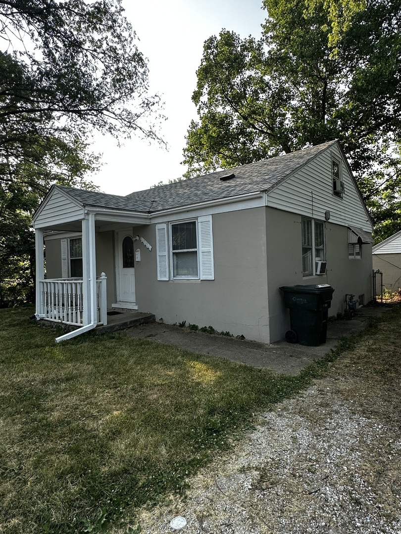 2004 West Leafland Avenue Decatur, IL 62522 - Photo 1 of 10 Gallery Image 1